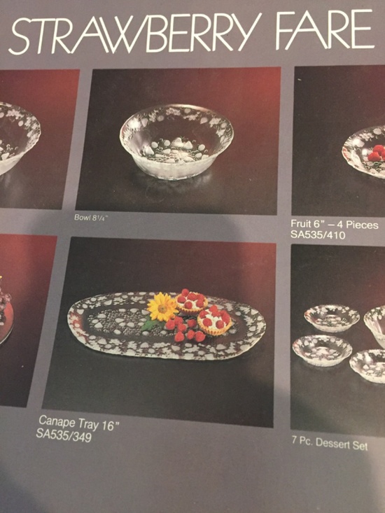 NIB MIKASA Crystal Glass Canape Tray "Strawberry Fare" Design 16 x 8 - Picture 6 of 15